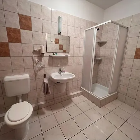 منزل للإقامة Nyugati Varo Szallashely