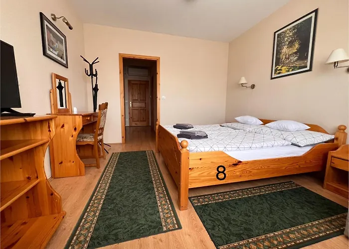 Nyugati Varo Szallashely منزل للإقامة Pacsa